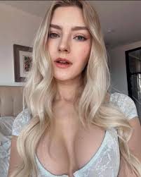 Eva elfie